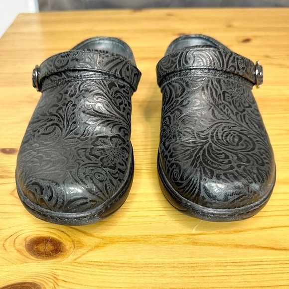 Dansko Ingrid Paisley Black Strap Buckle Slip On Work Slip Resistant Shoes 37 - Picture 2 of 13